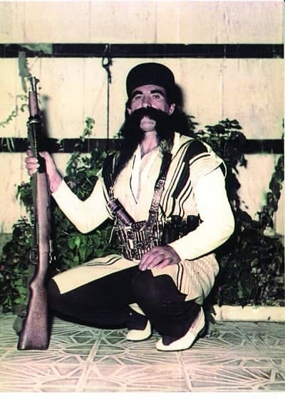 سلطان سبیل ایران؛ مردی با سبیل‌های یک متر و نیمی!