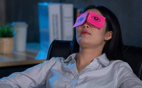 فایده های شگفت‌انگیز چرت کوتاه روزانه