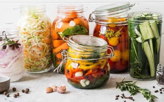 ترشی همراه غذا بخوریم یا نه؟ ترشی همراه غذا بخوریم یا نه؟