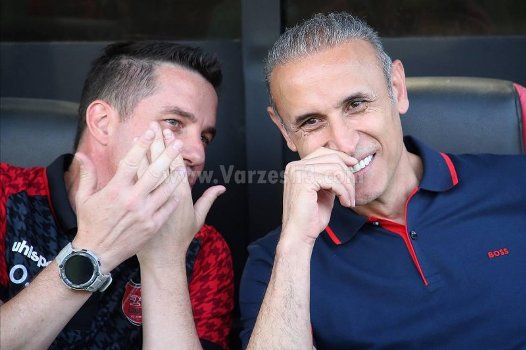 چند فرضیه جدی برای ماندن یا رفتن یحیی