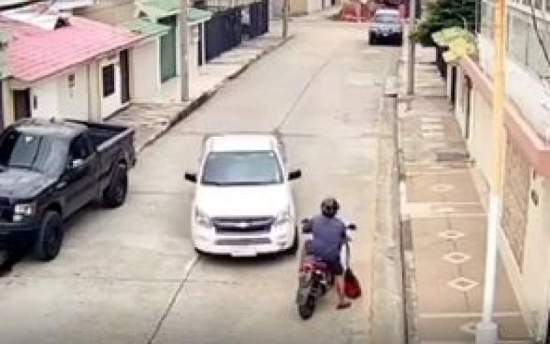 سارق کیف ربا از زن تنها ناکام ماند