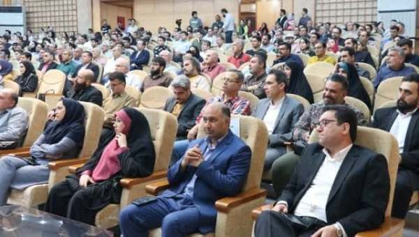 کیوان لطفی (قدرت سخنوری) خود را نشان داد کیوان لطفی (قدرت سخنوری) خود را نشان داد