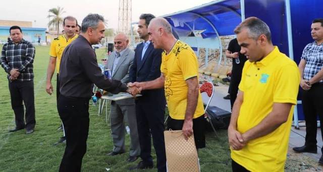 رقابت پیشکسوتان فوتبال خوزستان با یاد محمدرضا عجمیپور رقابت پیشکسوتان فوتبال خوزستان با یاد محمدرضا عجمیپور