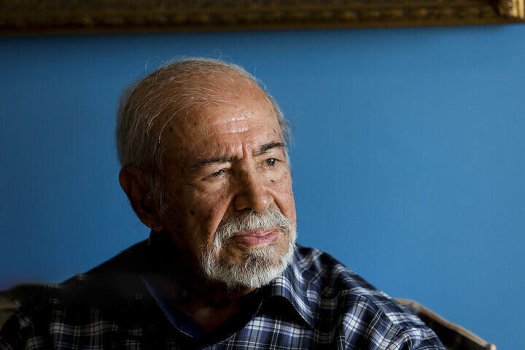 ر. اعتمادی در ۹۰ سالگی درگذشت