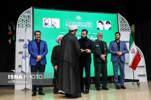 هاشمی: ضا کلاه کج در مواقعی ‌مظلوم واقع شد