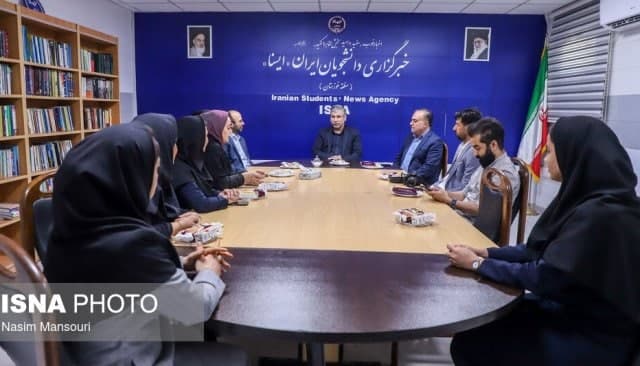 بستر مطالبه‌گری را برای مردم فراهم می کنیم