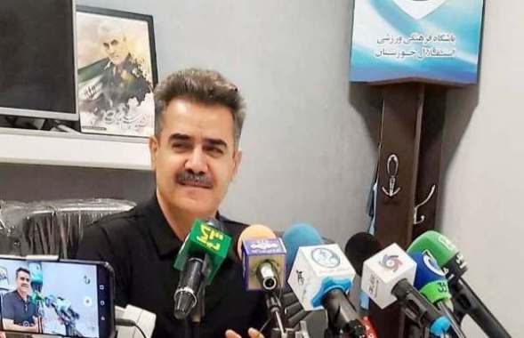 پول نداریم ولی استعداد داریم/قدردان انتقاد کنندگان هستم پول نداریم ولی استعداد داریم/قدردان انتقاد کنندگان هستم