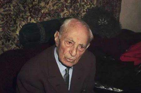 نویسندهای که خواب را از سرها پراند نویسندهای که خواب را از سرها پراند