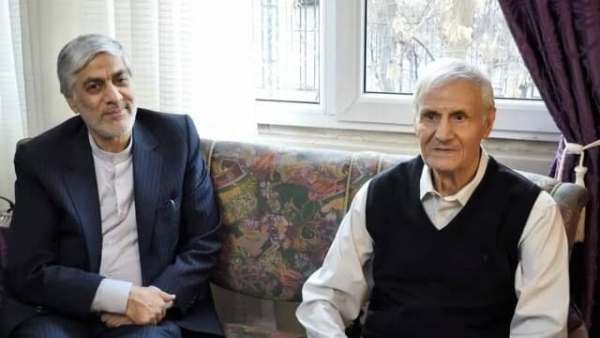 عیادت وزیر ورزش از کاپیتان پیشین فوتبال ایران عیادت وزیر ورزش از کاپیتان پیشین فوتبال ایران