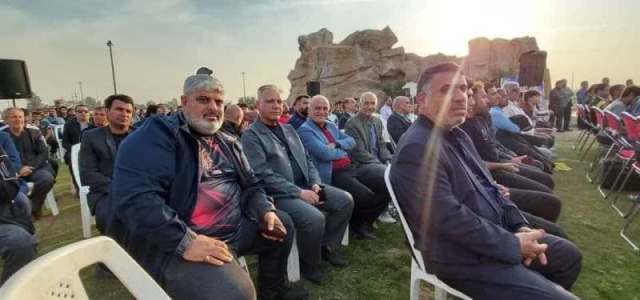 اهدای اقلام ورزشی به ۱۰۰ تیم فوتبال محلات اهواز