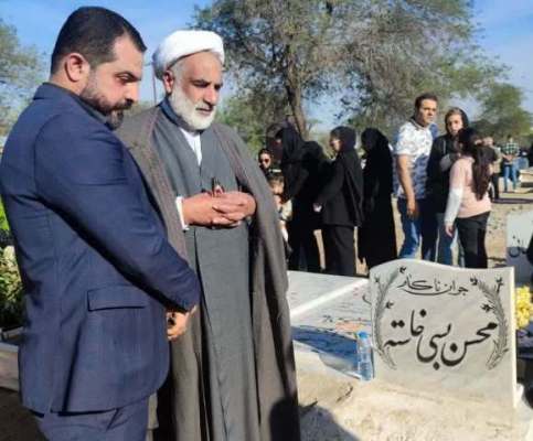 من کجا و شیخِ محبوبان کجا من کجا و شیخِ محبوبان کجا