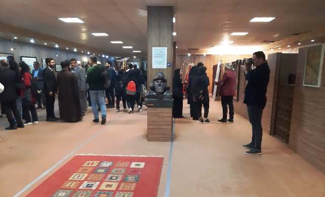  معاون هنری و سینمایی اداره کل فرهنگ و ارشاد اسلامی خوزستان از گشایش جشنواره هنرهای تجسمی فجر در اهواز خبر داد.  به گزارش حبیب خبر، 