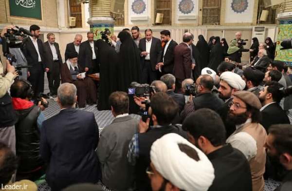 رهبر انقلاب: شعر خوب فارسی باید در دسترس مردم دنیا قرار گیرد رهبر انقلاب: شعر خوب فارسی باید در دسترس مردم دنیا قرار گیرد