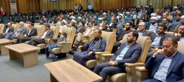  قدردانی استاندار و فرمانده سپاه حضرت ولی‌عصر( عج) از مدیرکل فرهنگ خوزستان استاندار خوزستان و فرمانده سپاه حضرت ولی‌عصر( عج) خوزستان در آیین قدردانی از خادمان کنگره ملی شهدای خوزستان با اهدای لوحی از خدمات و همکاری اداره کل فرهنگ و ارشاد اسلامی خوزستان در برگزاری کنگره ملی ۲۴ هزار شهید خوزستان قدردانی کردند.  در این لوح آمده است؛  