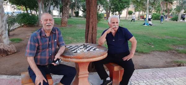 حافظ شیرازی در بوستان فردوس اهواز!؟