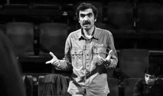 حسین کیانی نویسنده نمایش (مجلس توبهنامهنویسی اسماعیل بزاز) حسین کیانی نویسنده نمایش (مجلس توبهنامهنویسی اسماعیل بزاز)