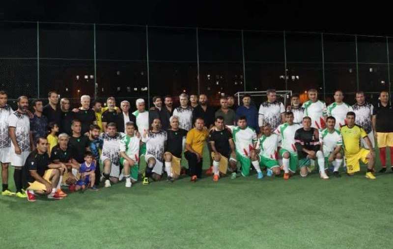 تیم فوتبال شهیدان داود محمدی در مسجدسلیمان قهرمان شد تیم فوتبال شهیدان داود محمدی در مسجدسلیمان قهرمان شد