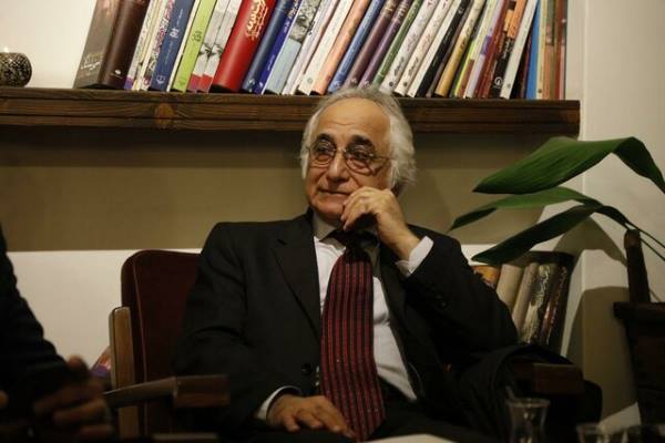 شعرهای شمس لنگرودی در فرانسه کتاب شد شعرهای شمس لنگرودی در فرانسه کتاب شد