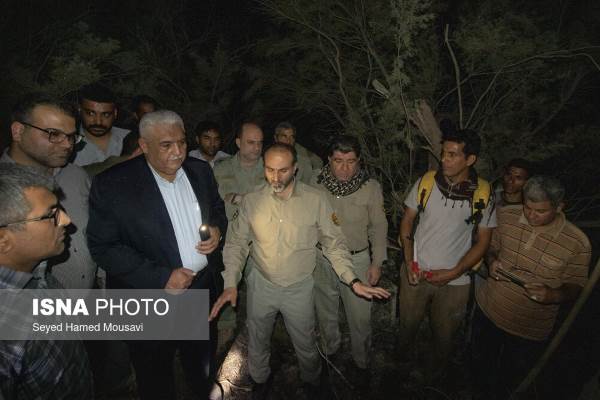 حضور داود میرشکار، مدیرکل حفاظت محیط زیست خوزستان در منطقه آتش سوزی