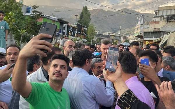 محمود احمدینژاد امامزاده صالح را بهم ریخت محمود احمدینژاد امامزاده صالح را بهم ریخت