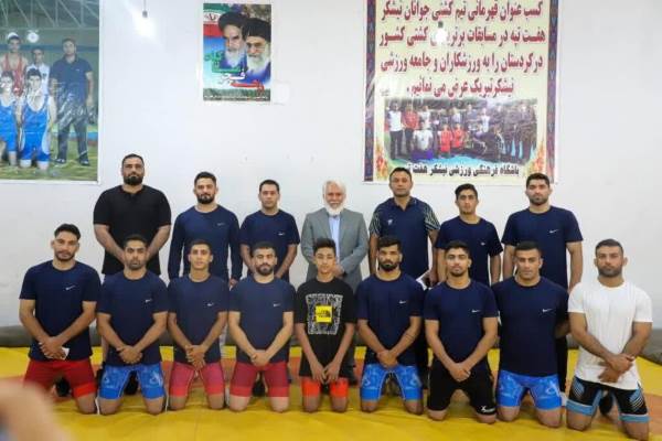 نماینده خوزستان (هفت‌تپه) قهرمان کشتی فرنگی کشور شد؛ کشتی‌گیران هفت‌تپه به قهرمانی جهان می اندیشند تیم کشتی فرنگی کشت و صنعت نیشکر هفت‌تپه به عنوان نماینده خوزستان با اقتدار، مقام قهرمانی مسابقات کشتی فرنگی کارگران کشور را از آنِ خود کرد و حالا چشم به مسابقات جهانی دوخته است. به گزارش حبیب خبر، سرمربی این تیم پس از قهرمانی در کشور در گفت و گو با روابط‌عمومی شرکت توسعه نیشکر و صنایع جانبی گفت: این یک موفقیت بزرگ برای همه ما بود، اما به دنبال اهداف بزرگ تری هستیم؛ هدف بعدی ما قهرمانی جهان است و برای رسیدن به این هدف با آمادگی کامل، شهریورماه امسال راهی مسابقات جهانی در ایتالیا خواهیم شد. 