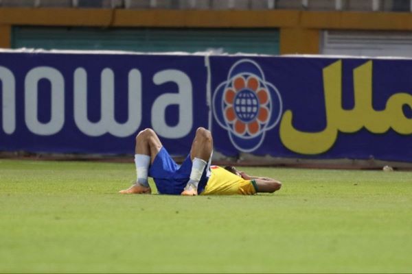 سقوط نخستین تیم به لیگ دسته یکم سقوط نخستین تیم به لیگ دسته یکم