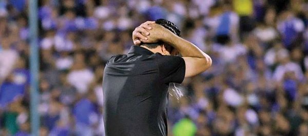 سرمربی آبی‌ها 