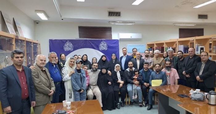 رونمایی از«وعده دیدارمان دشت شقایق» در اهواز؛ یک یادگاری برای ماندگاری رونمایی از«وعده دیدارمان دشت شقایق» در اهواز؛ یک یادگاری برای ماندگاری