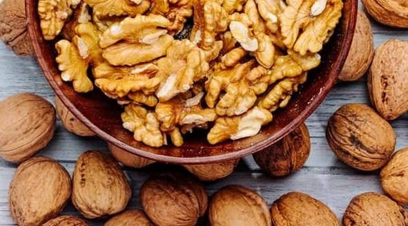 کاهش ابتلا به سرطان با مصرف گردو