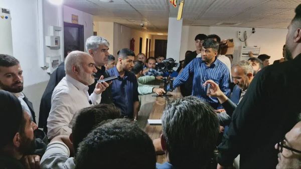 میان کار بزرگ استاندار و نمایش کوچک! میان کار بزرگ استاندار و نمایش کوچک!