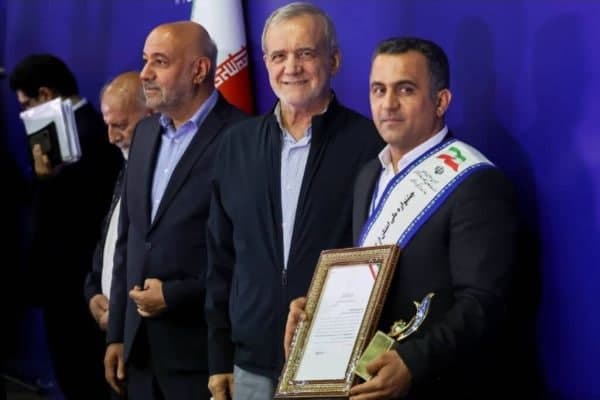 تلاشگر نیشکری، کارگر نمونه ملی شد