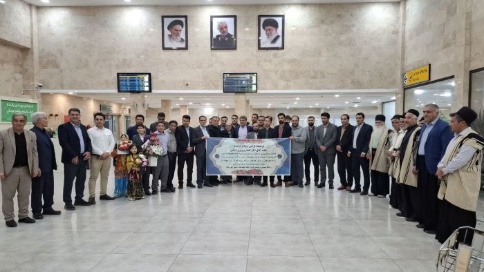 پیشواز از دکتر بابادی عضو هیات مدیره خانه مطبوعات کشور در فرودگاه اهواز