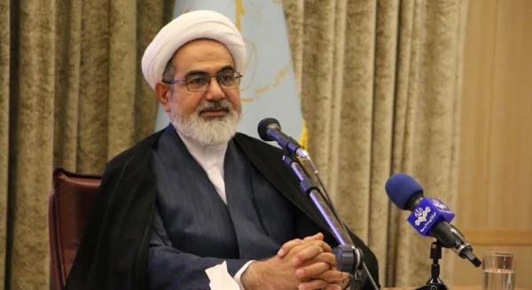 برخورد با ۲ خانم مورد تایید نیست