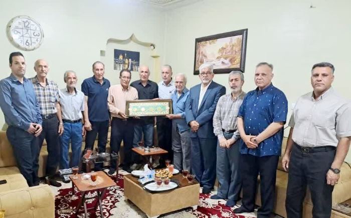 پیشکسوتان شایسته فوتبال، تنها نمی مانند! پیشکسوتان شایسته فوتبال، تنها نمی مانند!