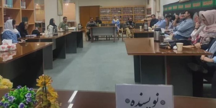 سپیده از میان شعر سر می زند سپیده از میان شعر سر می زند