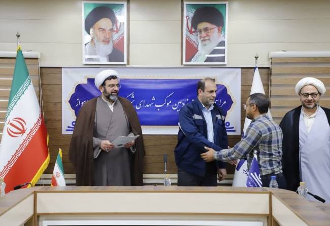 قدردانی از خادمانِ موكبِ شهدای لوله سازی اهواز در مرز چذابه قدردانی از خادمانِ موكبِ شهدای لوله سازی اهواز در مرز چذابه