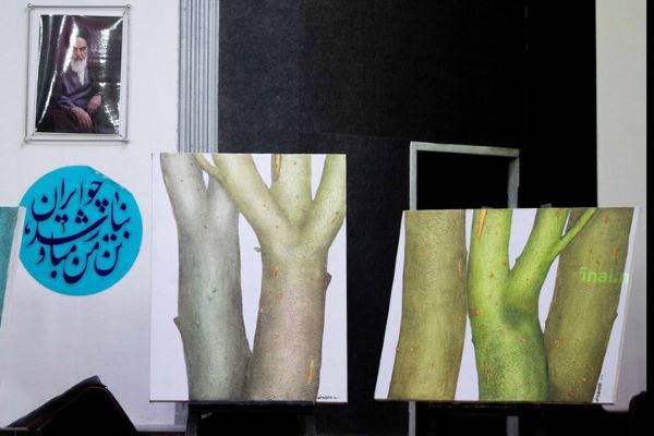 چه بگویم که غریب است دلم در وطنم چه بگویم که غریب است دلم در وطنم