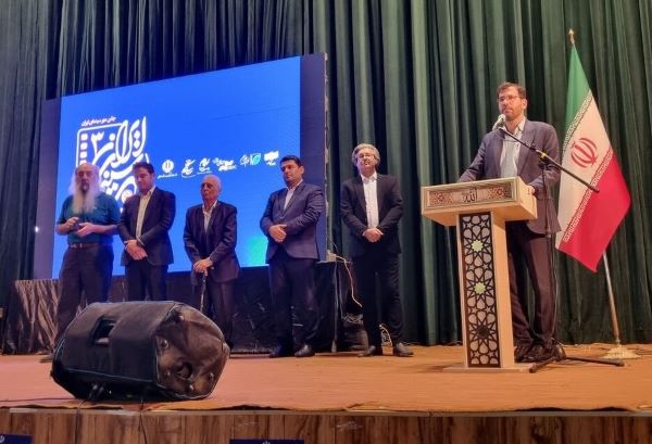 اقوام خوزستان را در قاب نقرهای سینما روایت کنیم اقوام خوزستان را در قاب نقرهای سینما روایت کنیم