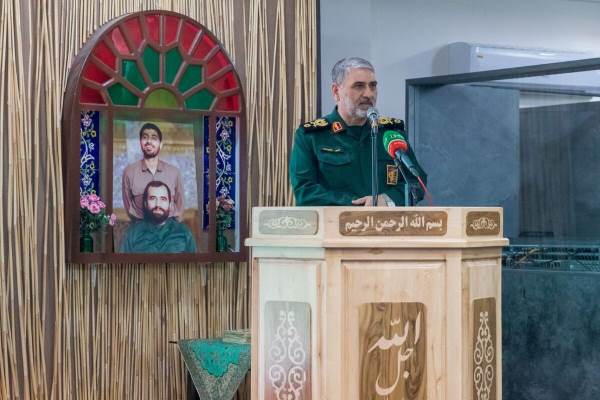 آرمان های شهیدان را با زبان هنر به تصویر بکشیم آرمان های شهیدان را با زبان هنر به تصویر بکشیم