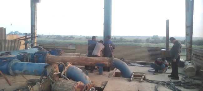 کارگذاری الکتروپمپ شناور جدید در تصفیه‌خانه آب گلستان