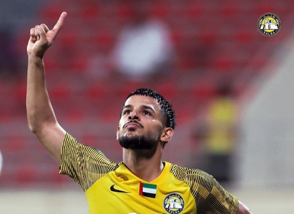 همه امارات برابر مهدی قایدی تعظیم کرد همه امارات برابر مهدی قایدی تعظیم کرد