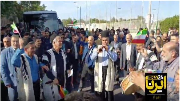 «آهای گُلِ» اقوام خوزستانی در پیشوازی از رییس‌جمهور/فیلم