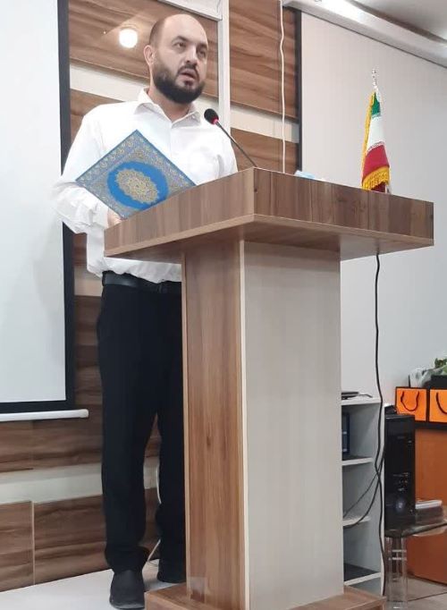 با یک گل هم می توان بهار آورد! با یک گل هم می توان بهار آورد!