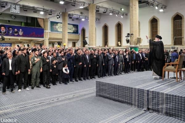 رهبر انقلاب: حرفهای آمریکاییها غلط زیادی است رهبر انقلاب: حرفهای آمریکاییها غلط زیادی است