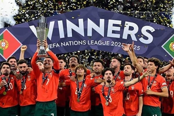  جام قهرمانی لیگ ملت‌های اروپا در دستان رونالدو