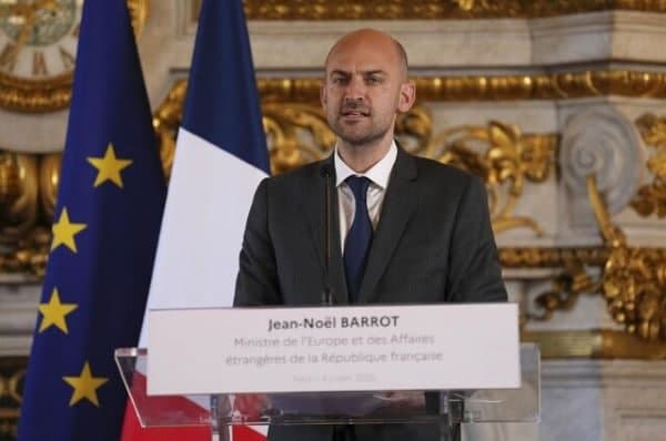 پاریس بار دیگر ایران را تهدید کرد