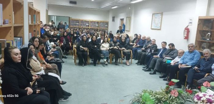 شبی که شعر در شبنشینی واژهها جوانه زد شبی که شعر در شبنشینی واژهها جوانه زد