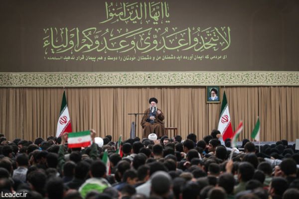 ۱۳ آبان از نگاه رهبر انقلاب؛ افشای ماهیت استکبار ۱۳ آبان از نگاه رهبر انقلاب؛ افشای ماهیت استکبار