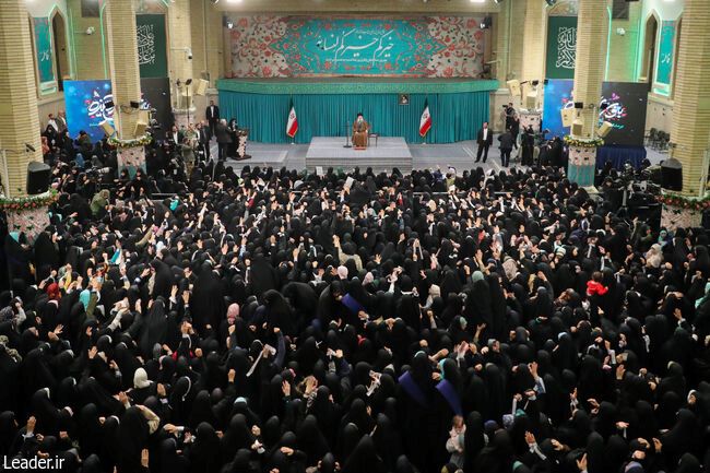 زن و مرد در اسلام حقوق برابر دارند زن و مرد در اسلام حقوق برابر دارند