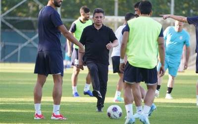 با اردو و شعار نمیشود به بلژیک رسید با اردو و شعار نمیشود به بلژیک رسید